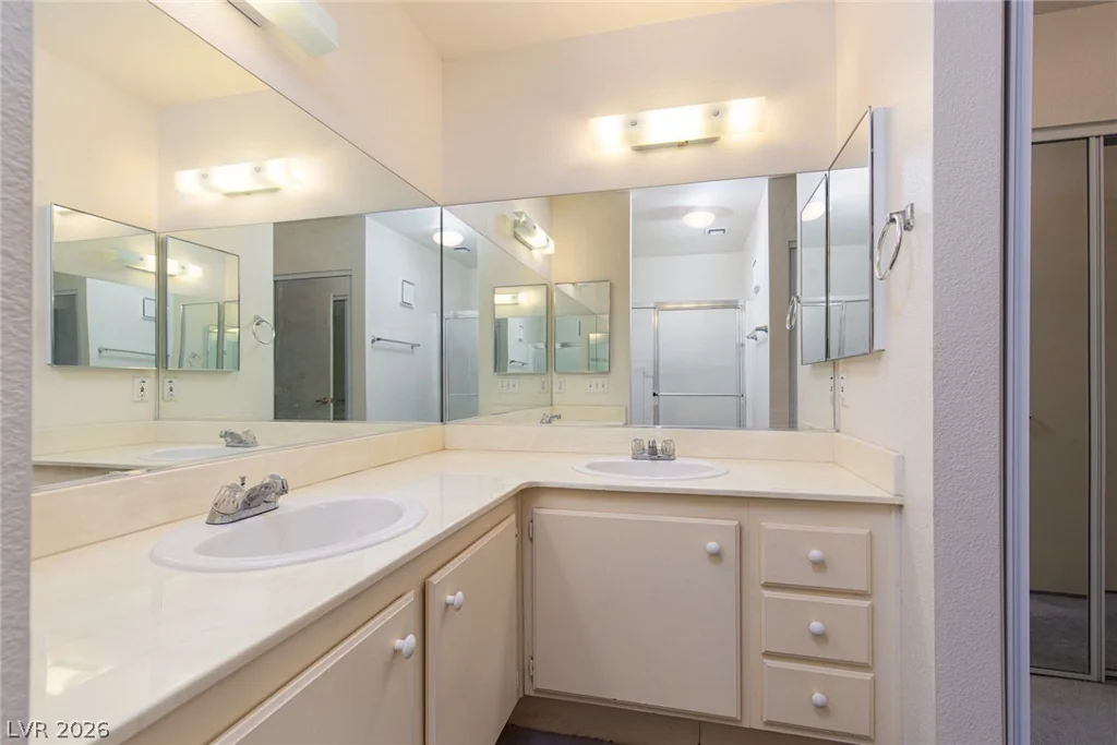4877 Torrey Pines, Las Vegas, NV 89103