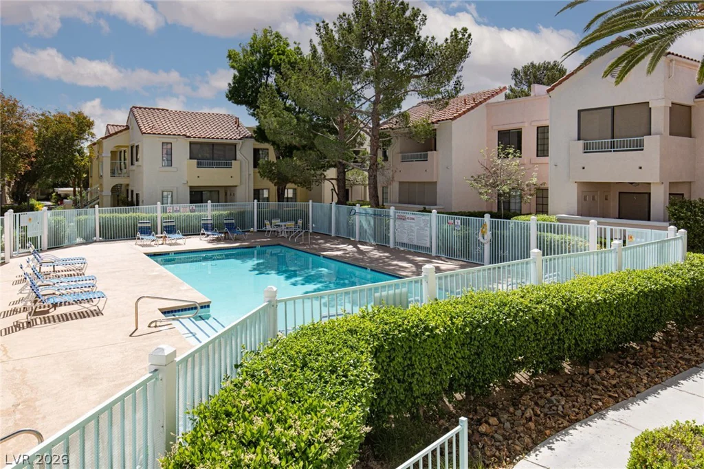 4877 Torrey Pines, Las Vegas, NV 89103