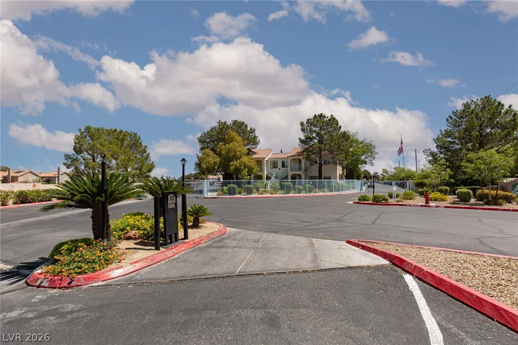 4877 Torrey Pines, Las Vegas, NV 89103