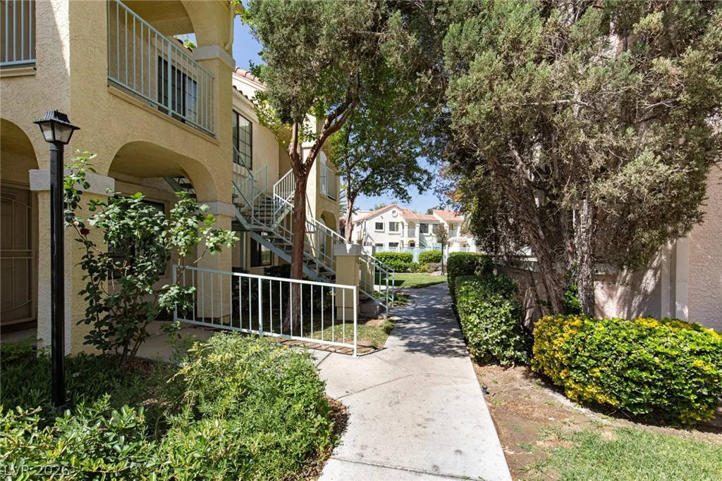 4877 Torrey Pines, Las Vegas, NV 89103