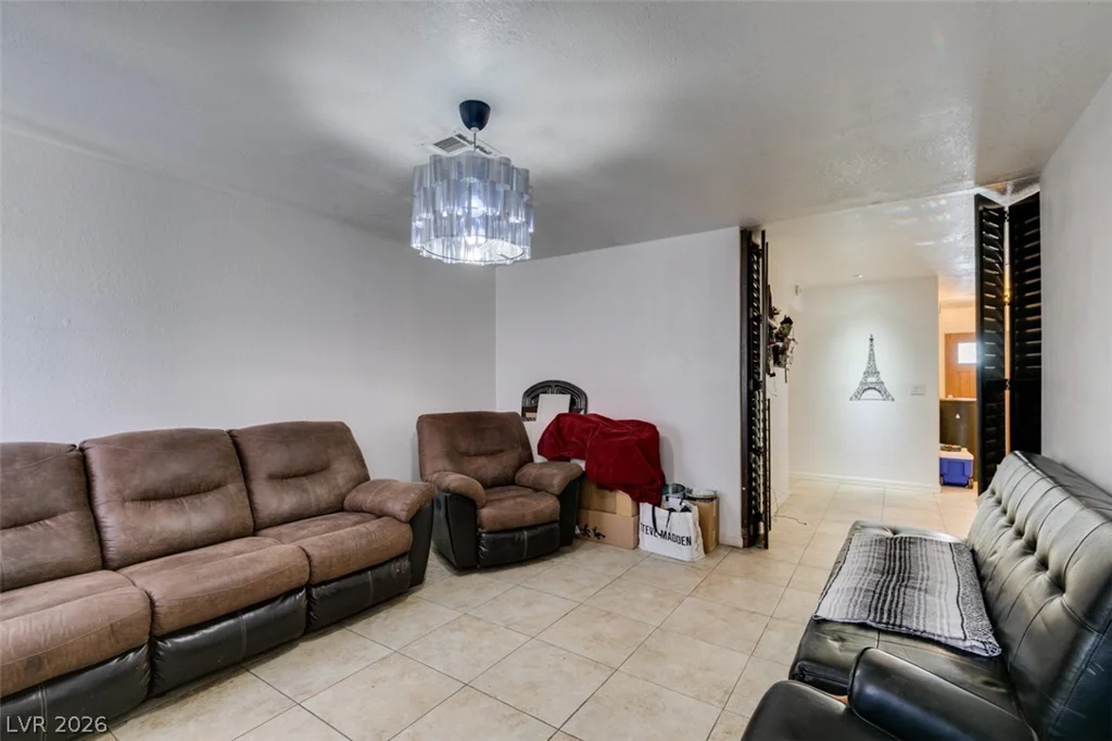4326 Patterson, Las Vegas, NV 89104