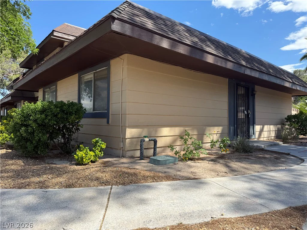 6162 Meadow Vista, Las Vegas, NV 89103