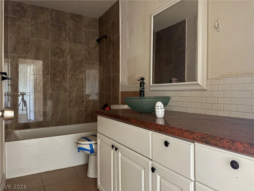 6162 Meadow Vista, Las Vegas, NV 89103