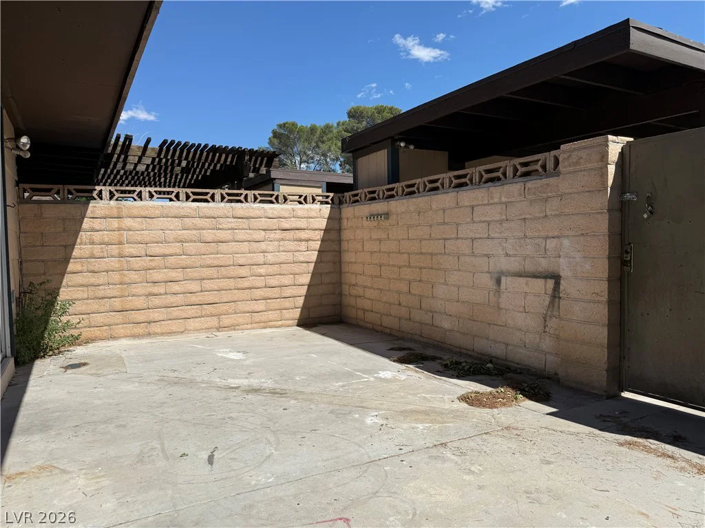 6162 Meadow Vista, Las Vegas, NV 89103