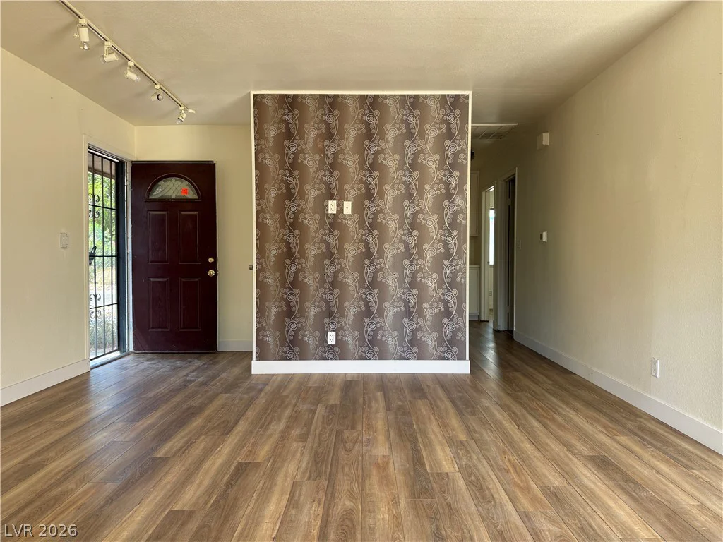 6162 Meadow Vista, Las Vegas, NV 89103