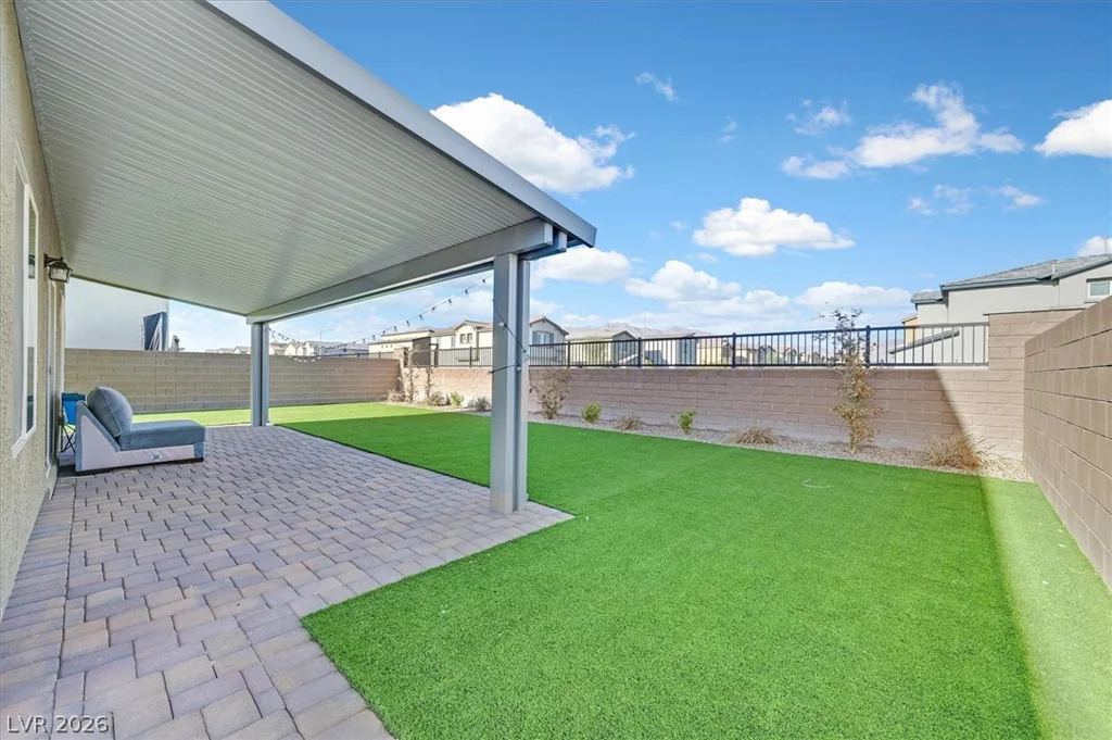 1842 Farah Falls, North Las Vegas, NV 89084