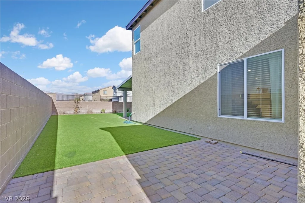 1842 Farah Falls, North Las Vegas, NV 89084