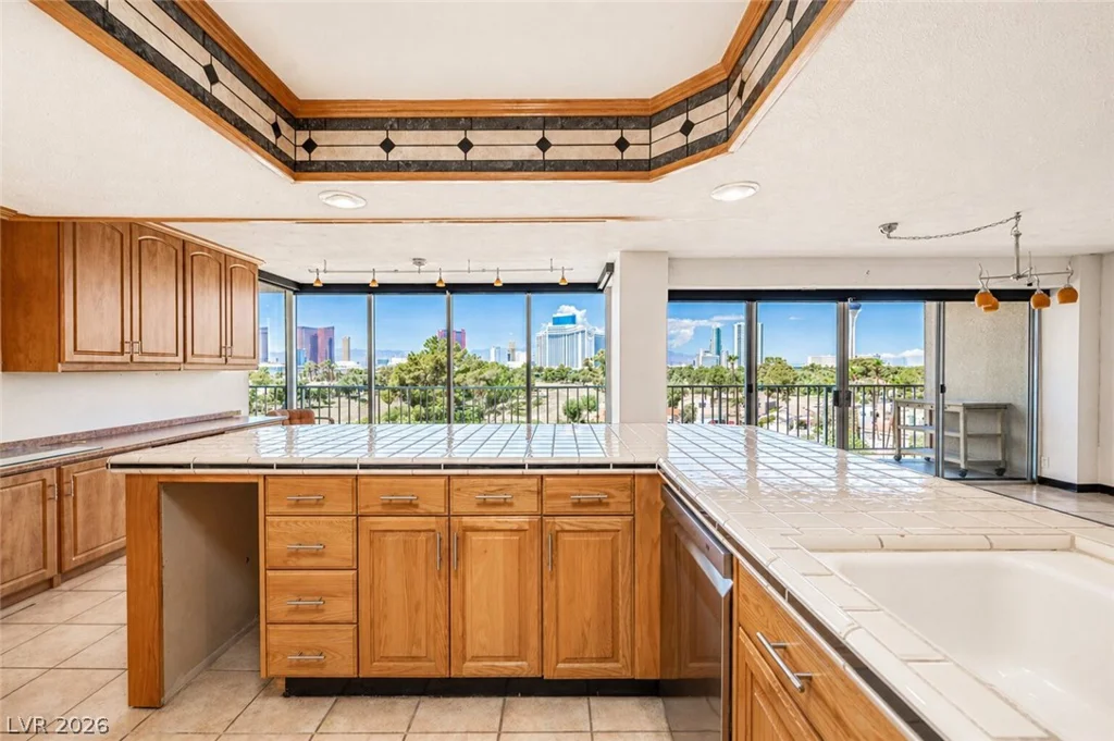 3111 Bel Air, Las Vegas, NV 89109
