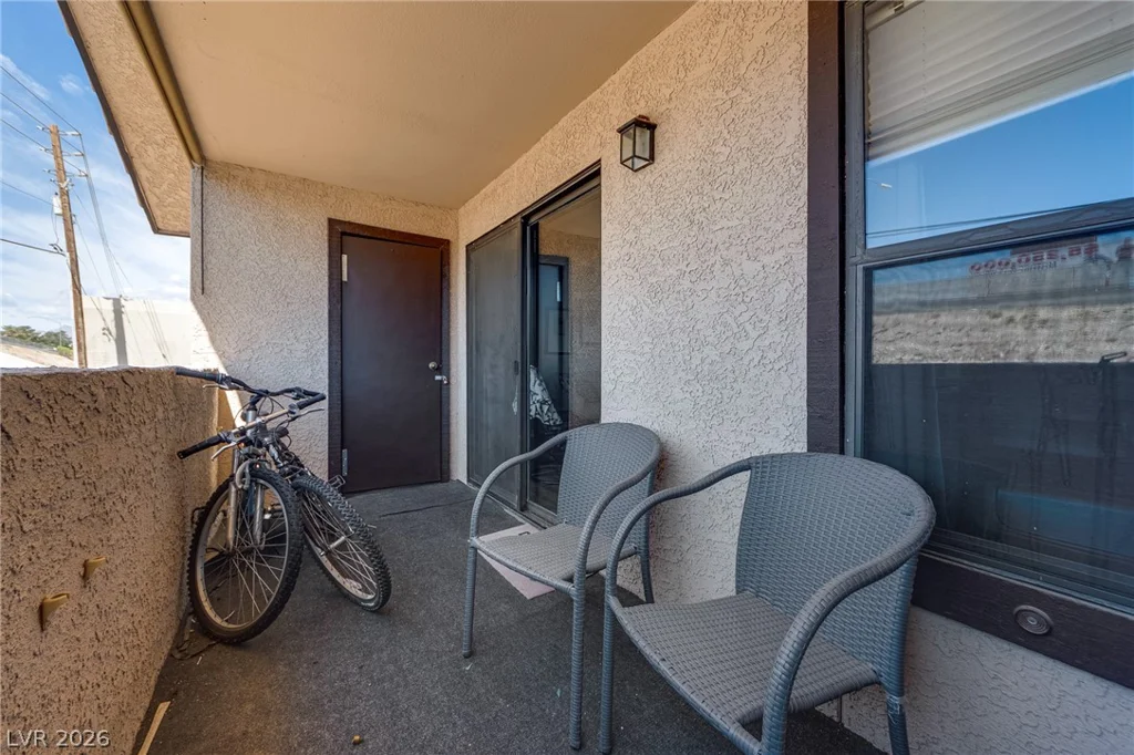 2451 Rainbow, Las Vegas, NV 89108