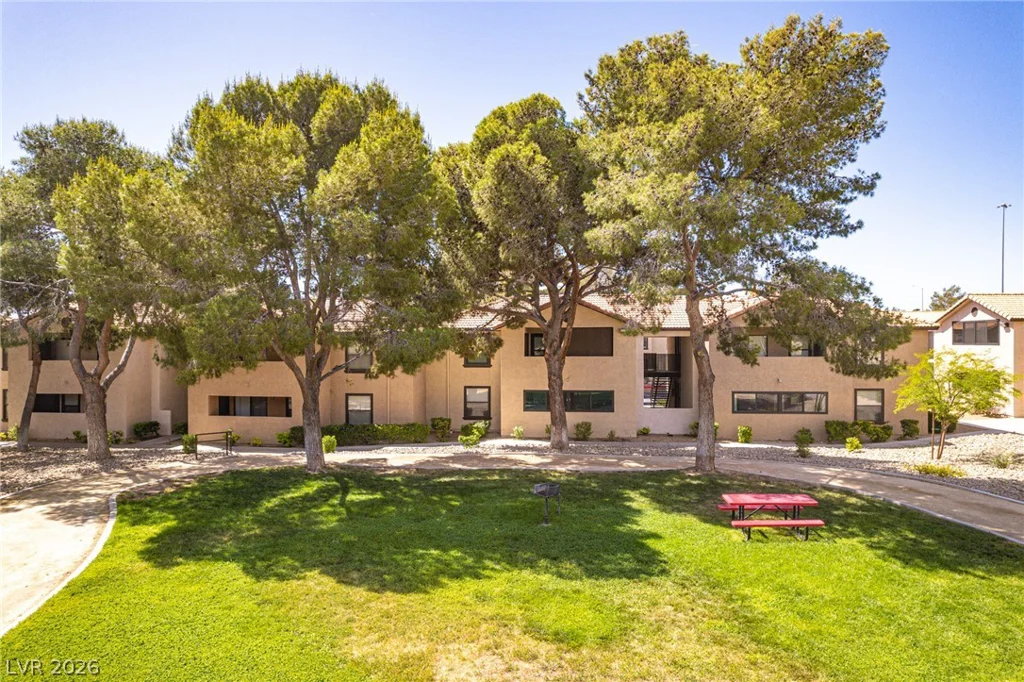 2451 Rainbow, Las Vegas, NV 89108