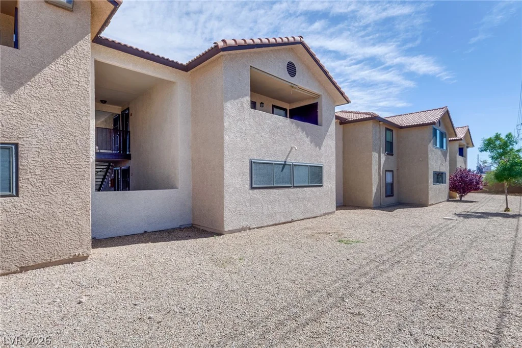 2451 Rainbow, Las Vegas, NV 89108