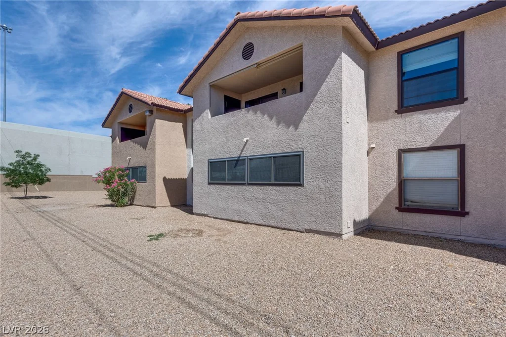 2451 Rainbow, Las Vegas, NV 89108