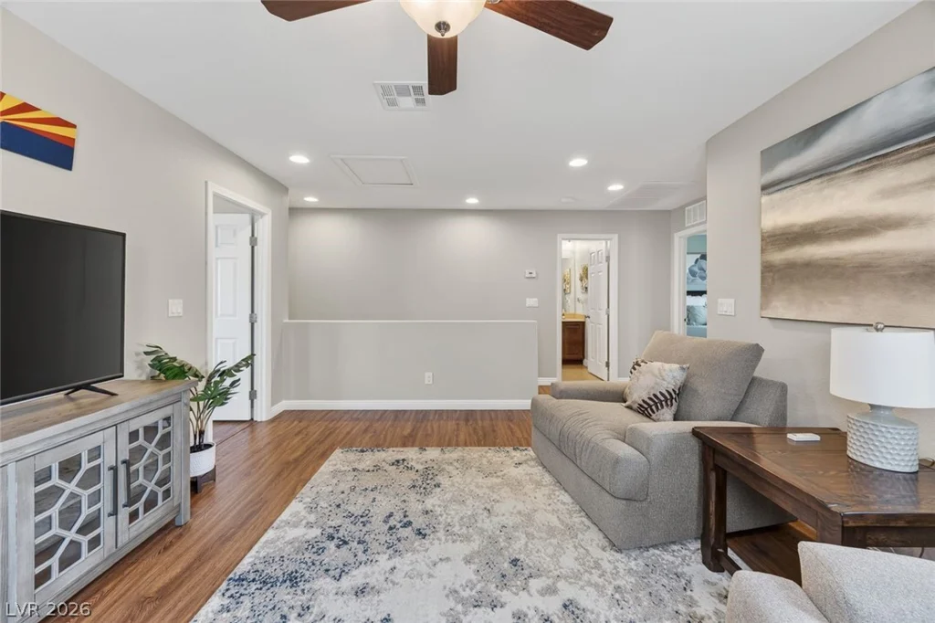 7887 Shoreline Ridge, Las Vegas, NV 89166