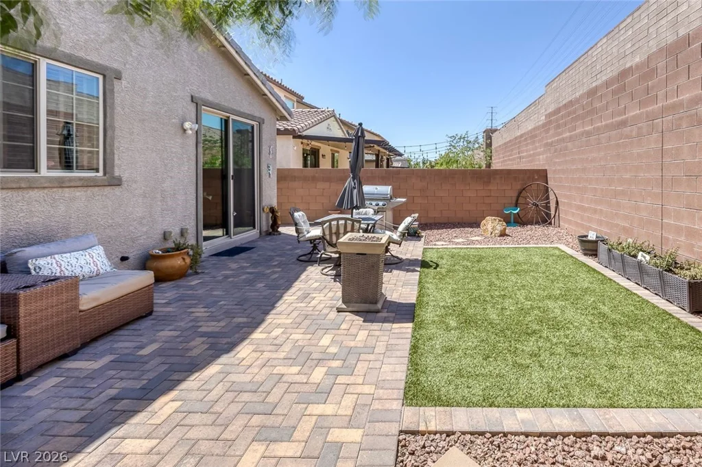 7887 Shoreline Ridge, Las Vegas, NV 89166