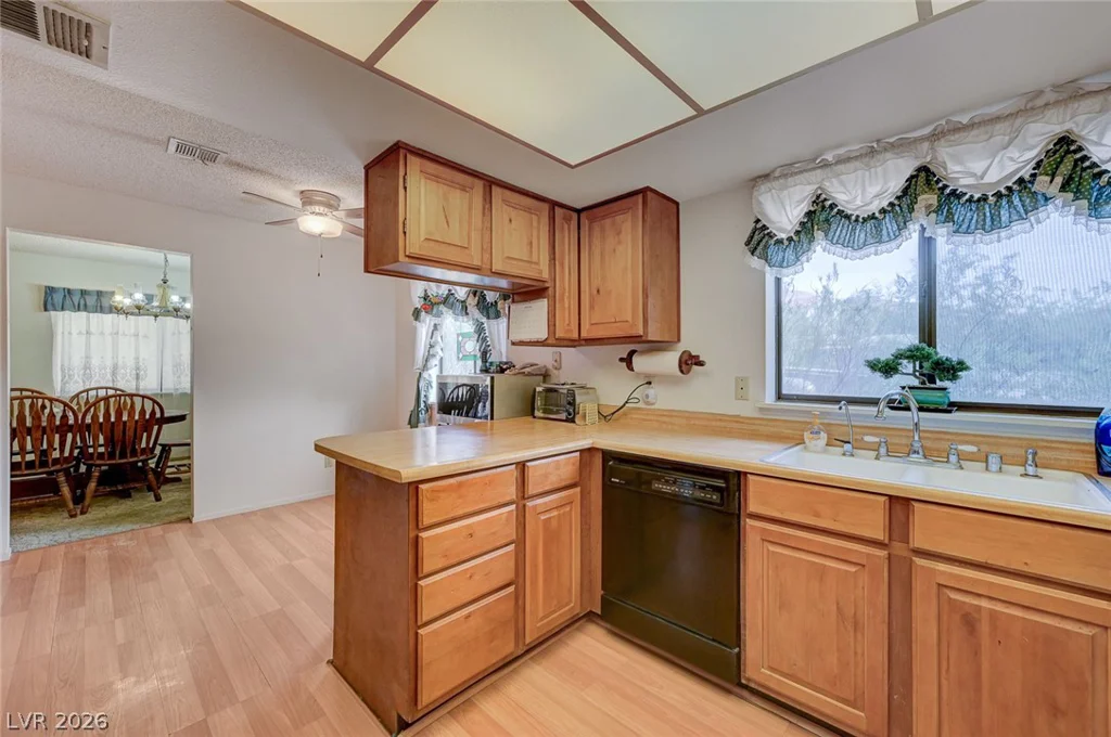 1436 Calmview, Las Vegas, NV 89110