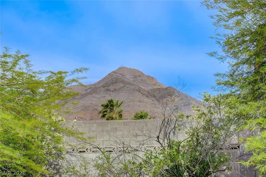 1436 Calmview, Las Vegas, NV 89110
