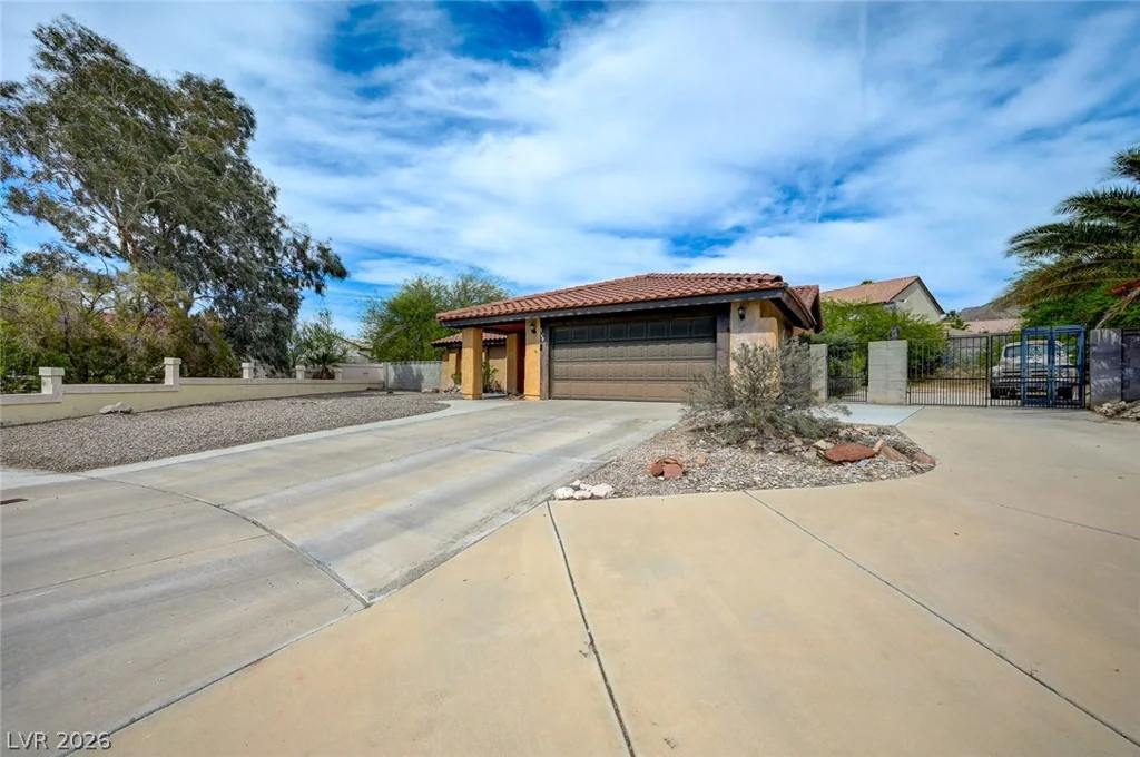 1436 Calmview, Las Vegas, NV 89110