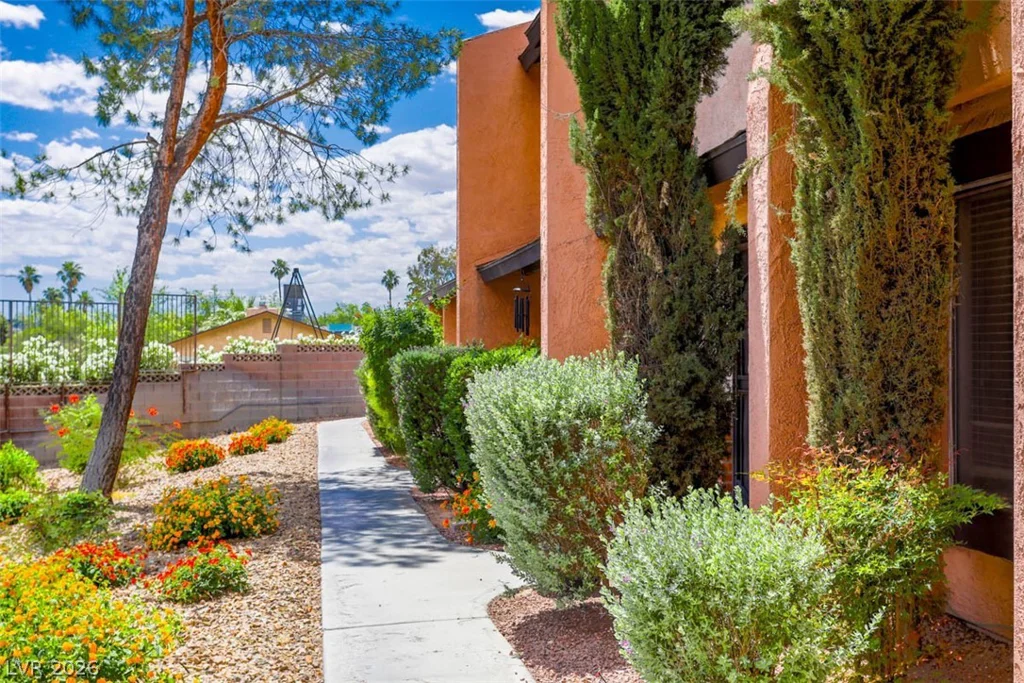 513 Starfire, Las Vegas, NV 89107