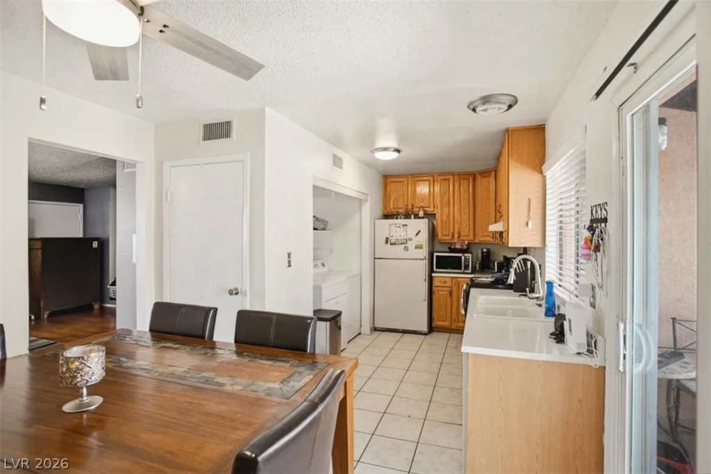 513 Starfire, Las Vegas, NV 89107