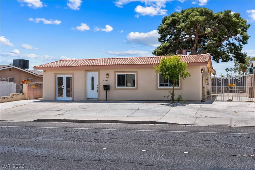 4545 Desert Inn, Las Vegas, NV 89102