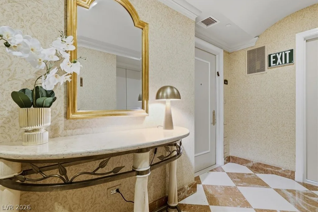 2877 Paradise, Las Vegas, NV 89109