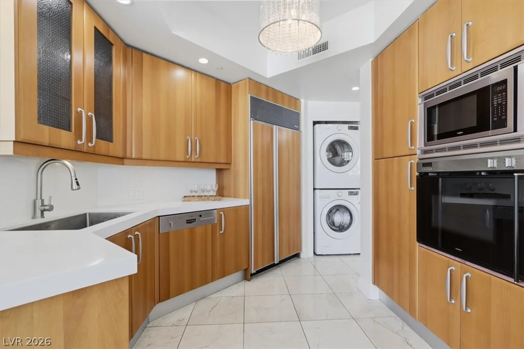 2877 Paradise, Las Vegas, NV 89109
