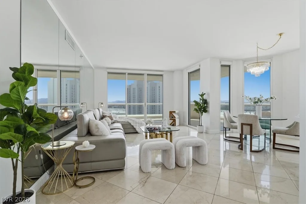 2877 Paradise, Las Vegas, NV 89109