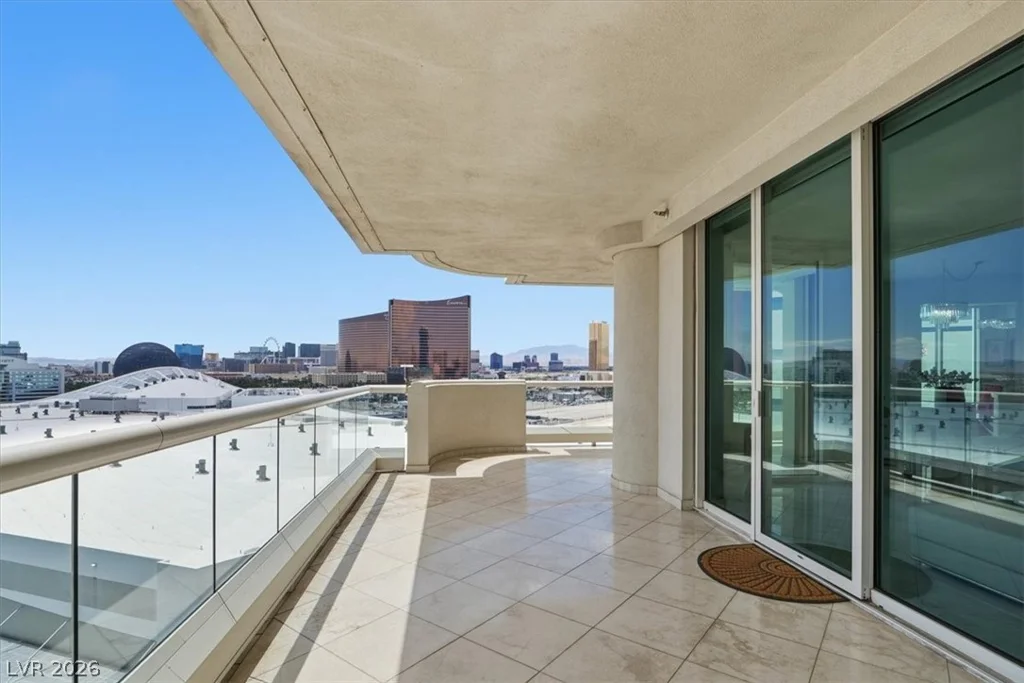 2877 Paradise, Las Vegas, NV 89109