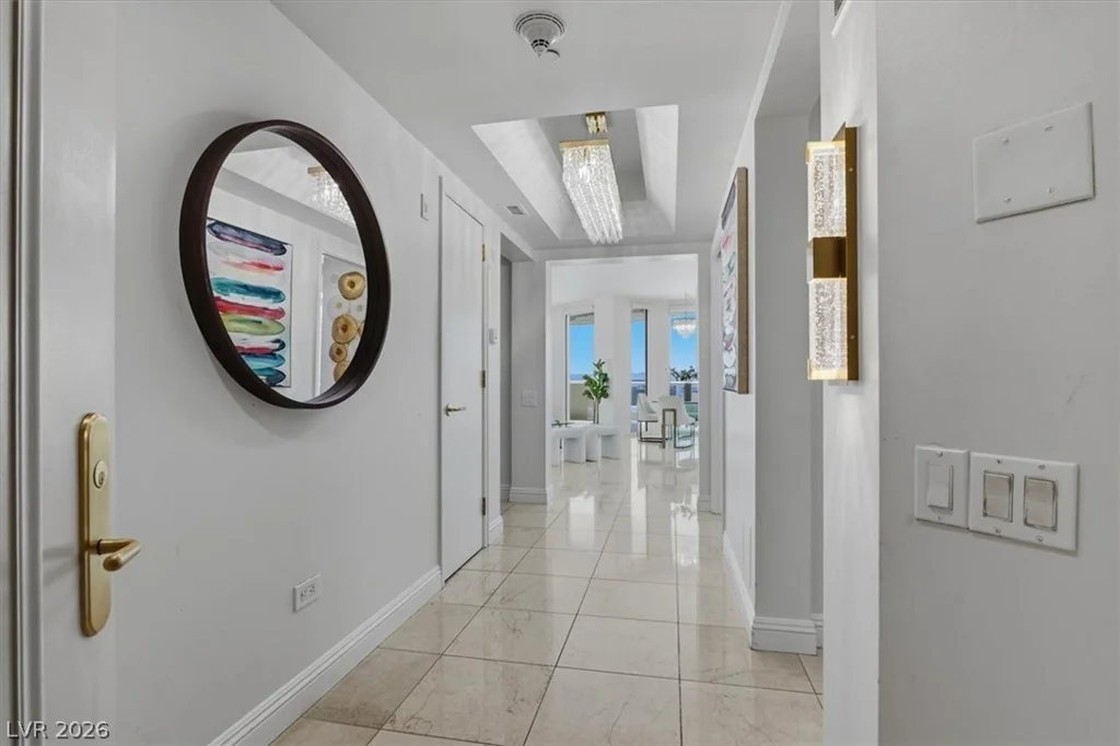 2877 Paradise, Las Vegas, NV 89109