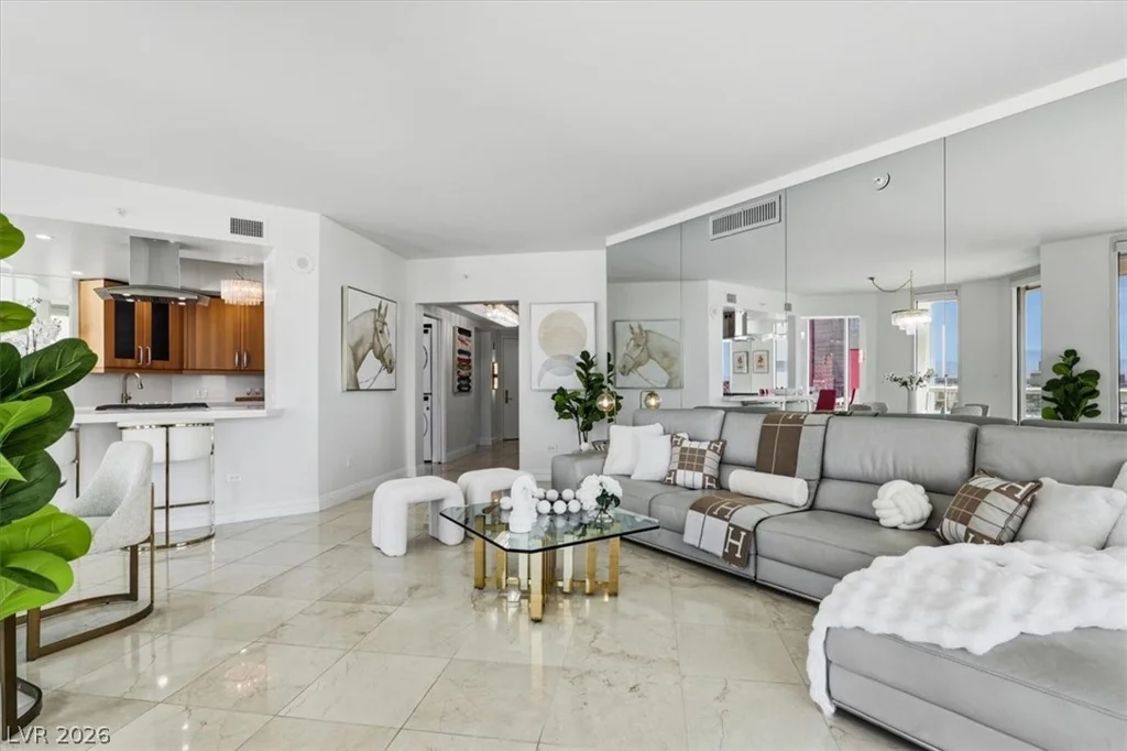 2877 Paradise, Las Vegas, NV 89109