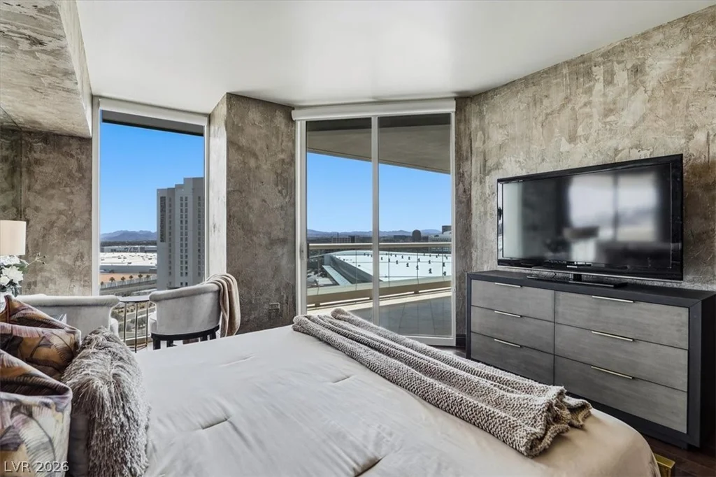 2877 Paradise, Las Vegas, NV 89109