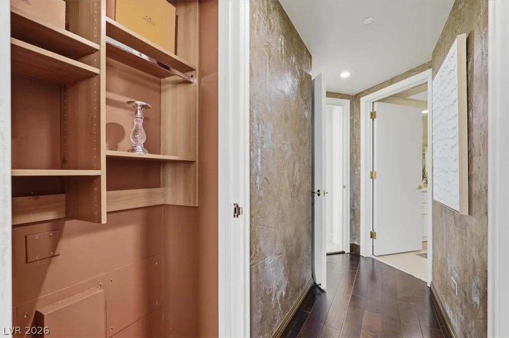 2877 Paradise, Las Vegas, NV 89109