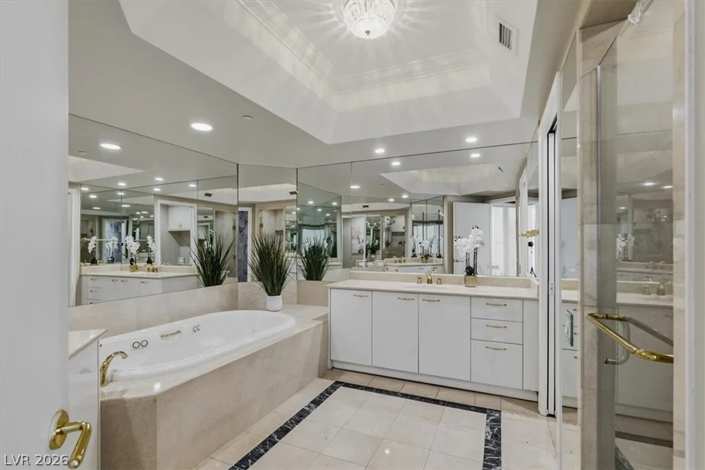 2877 Paradise, Las Vegas, NV 89109