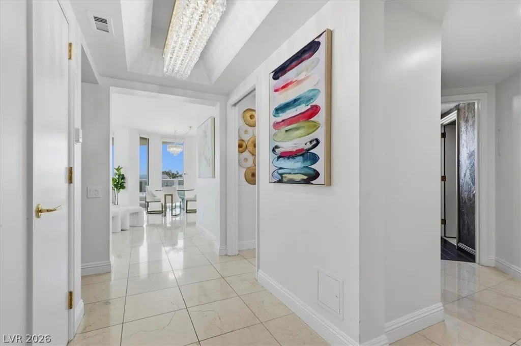 2877 Paradise, Las Vegas, NV 89109
