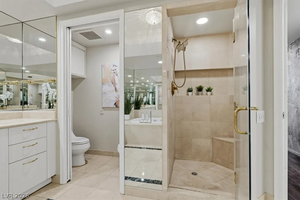 2877 Paradise, Las Vegas, NV 89109