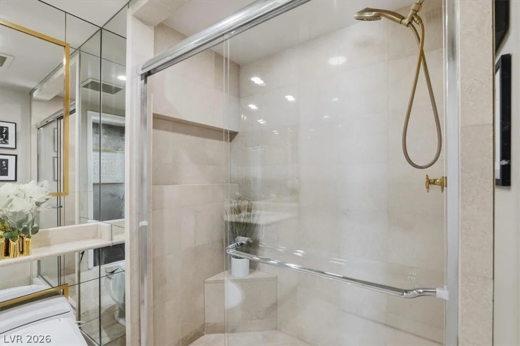 2877 Paradise, Las Vegas, NV 89109