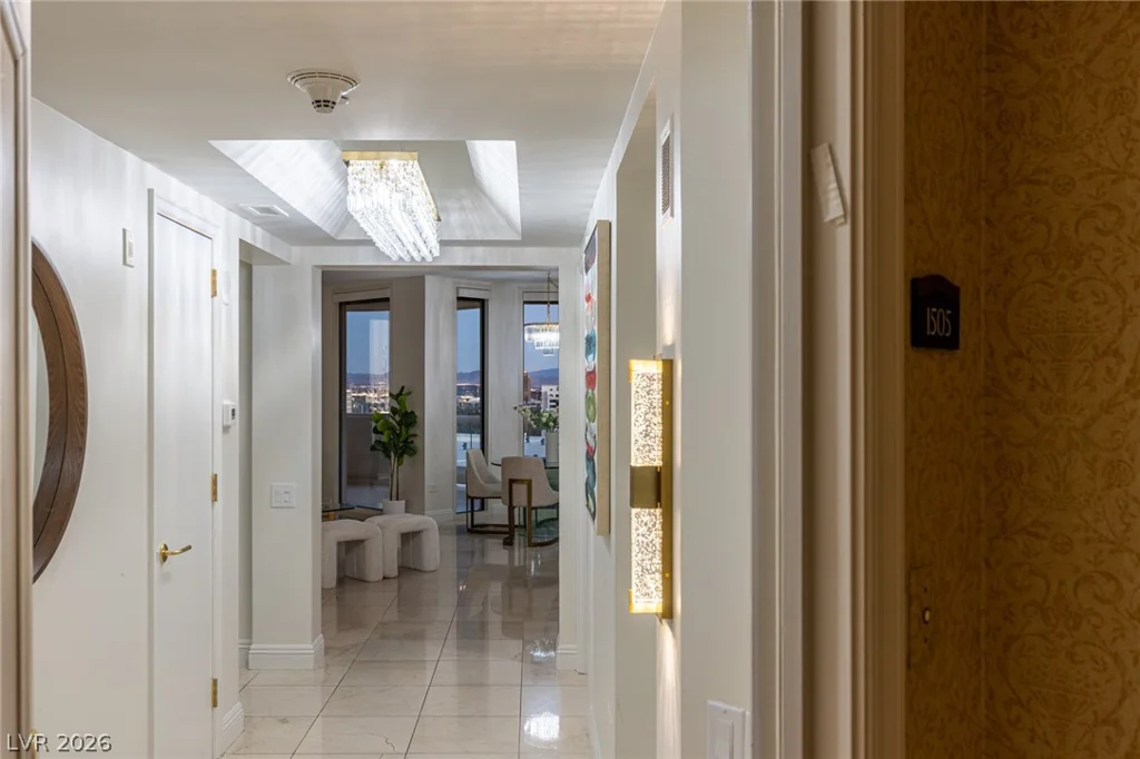 2877 Paradise, Las Vegas, NV 89109