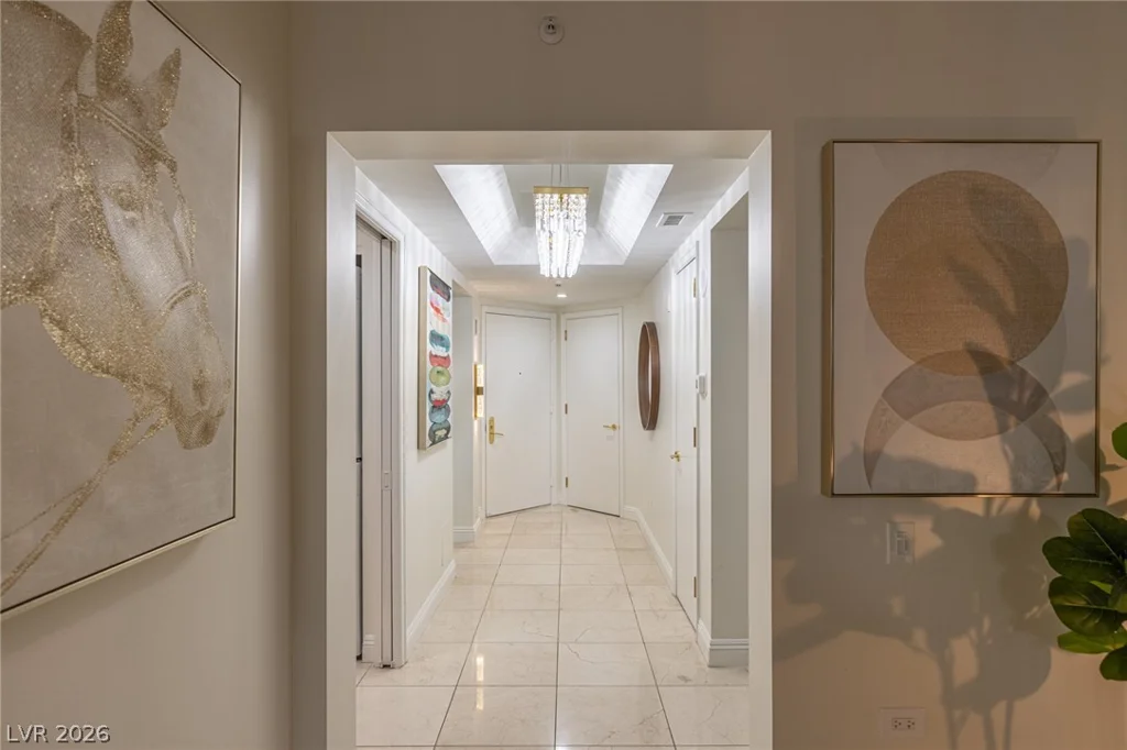 2877 Paradise, Las Vegas, NV 89109