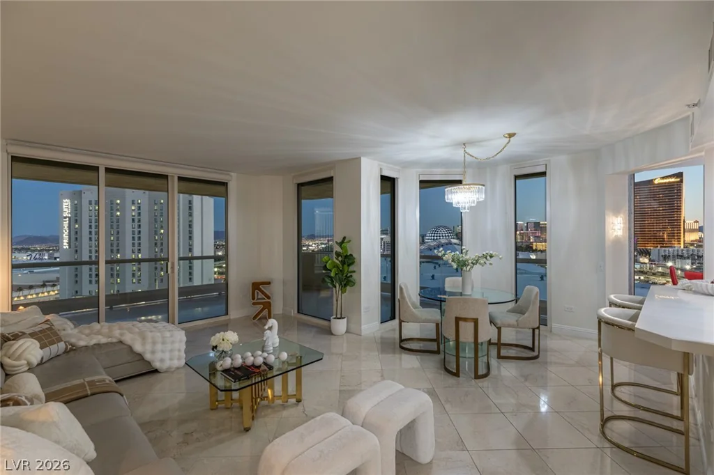 2877 Paradise, Las Vegas, NV 89109