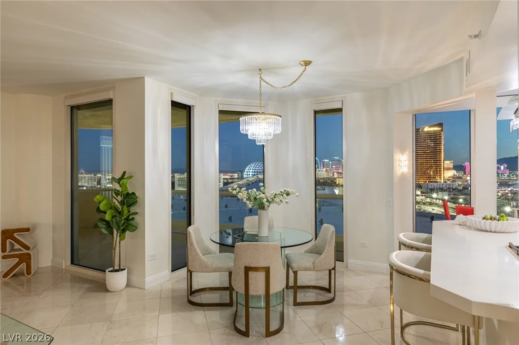 2877 Paradise, Las Vegas, NV 89109