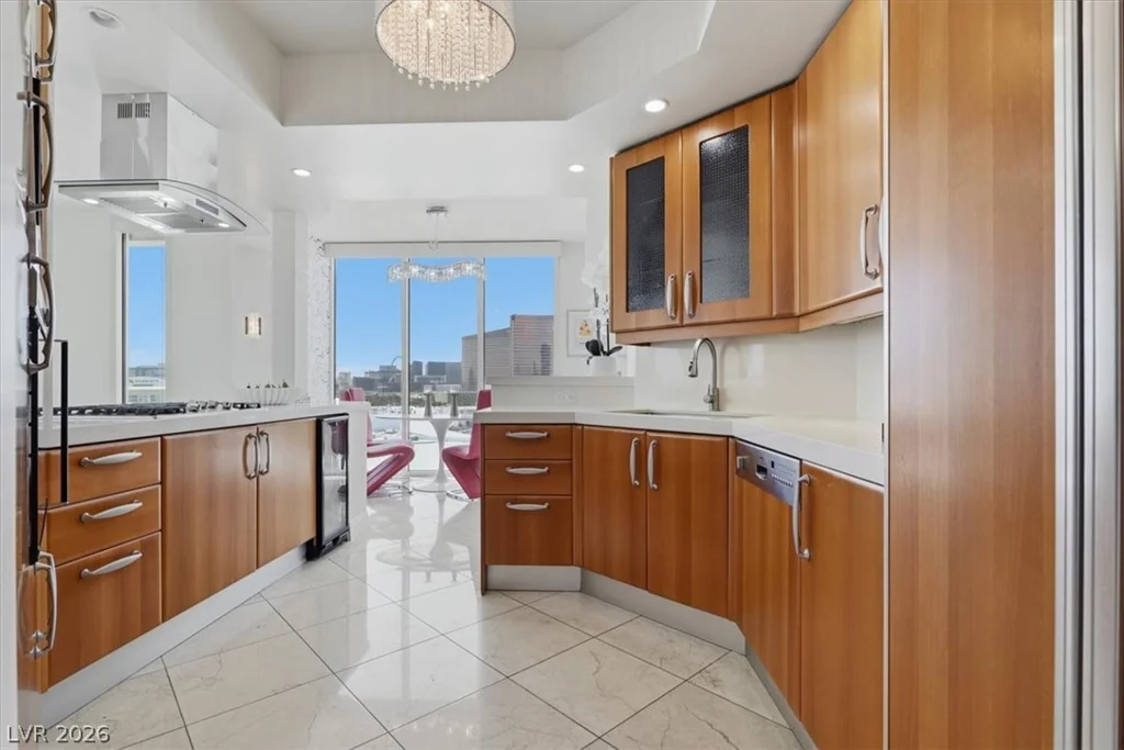 2877 Paradise, Las Vegas, NV 89109