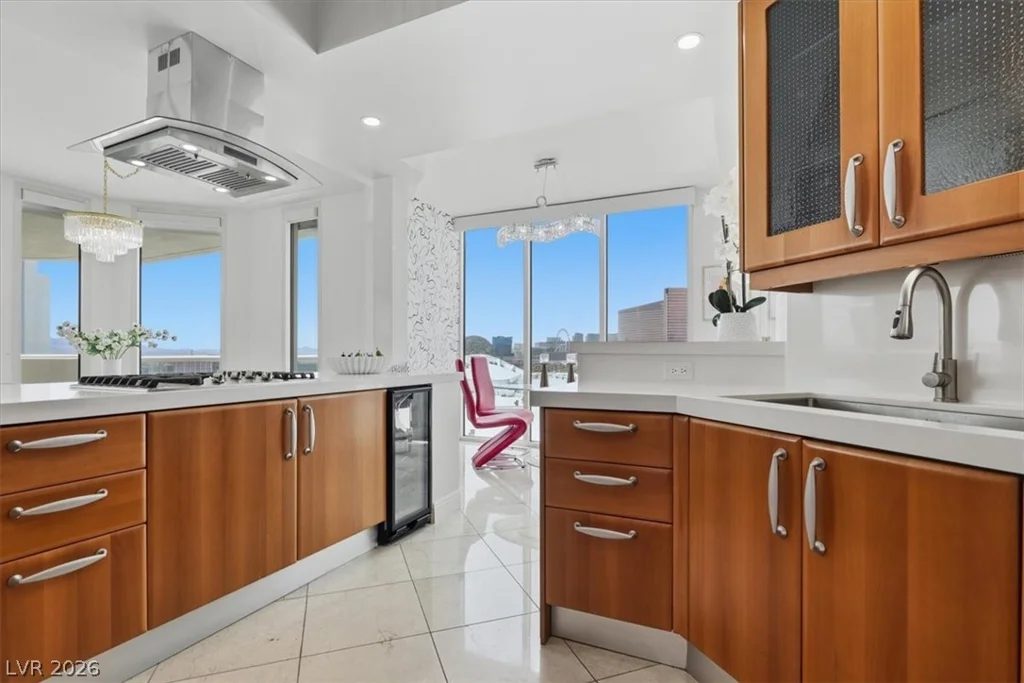 2877 Paradise, Las Vegas, NV 89109