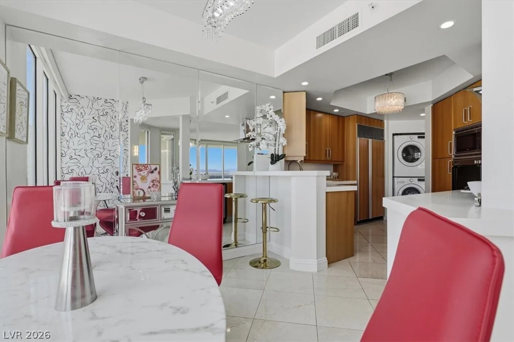 2877 Paradise, Las Vegas, NV 89109