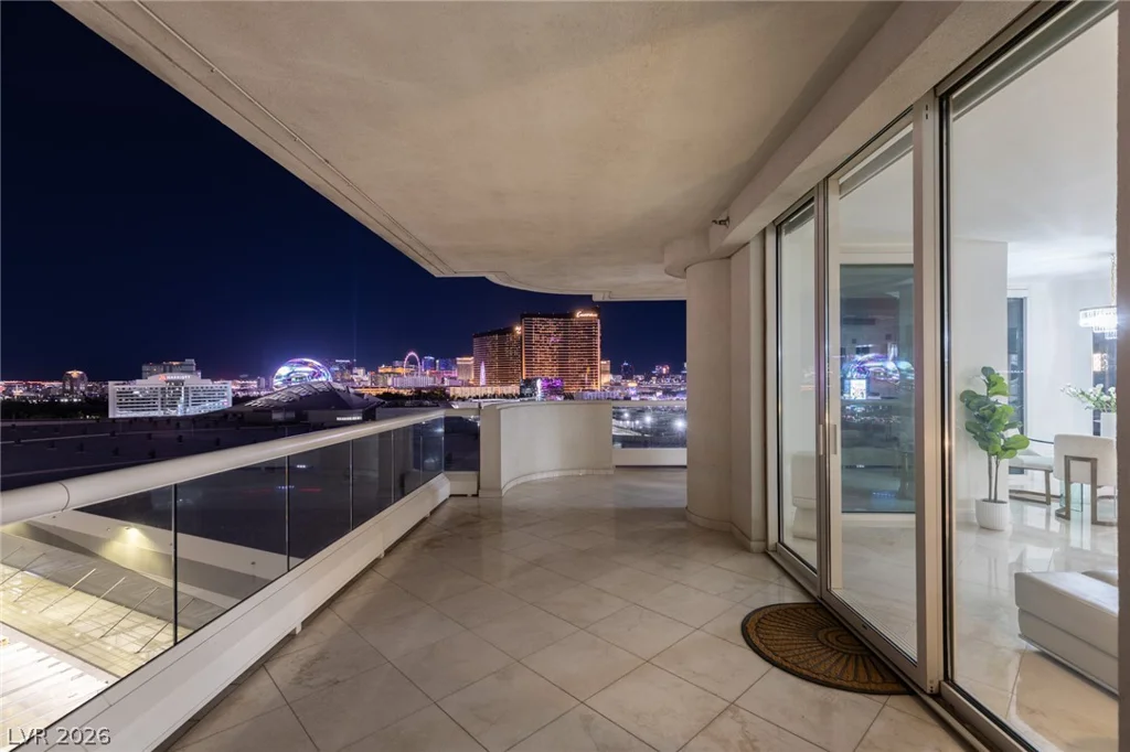 2877 Paradise, Las Vegas, NV 89109