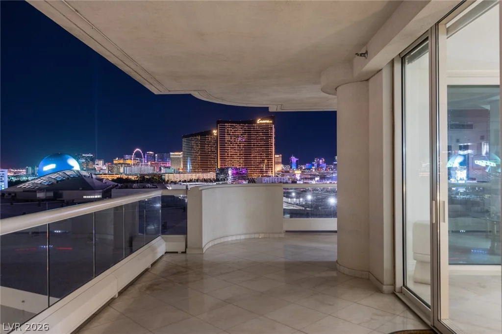 2877 Paradise, Las Vegas, NV 89109