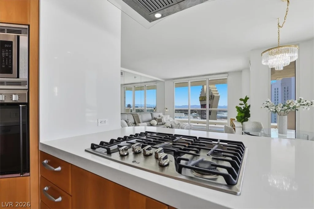 2877 Paradise, Las Vegas, NV 89109