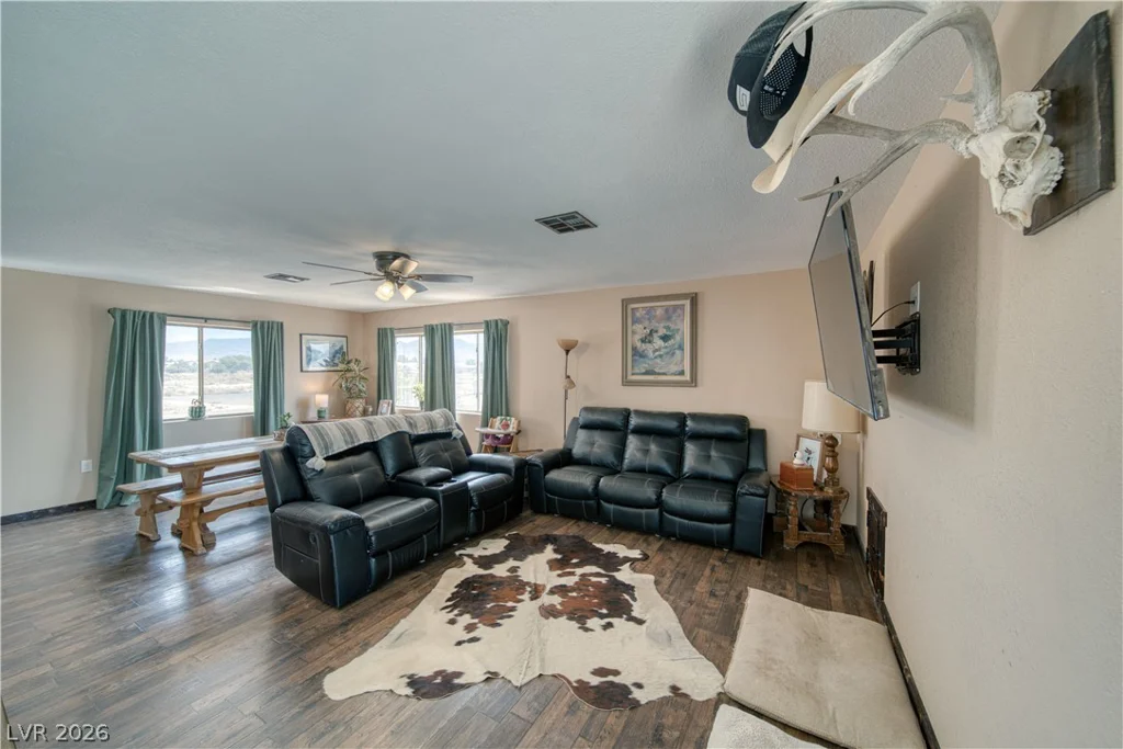 1641 Hickory, Pahrump, NV 89048