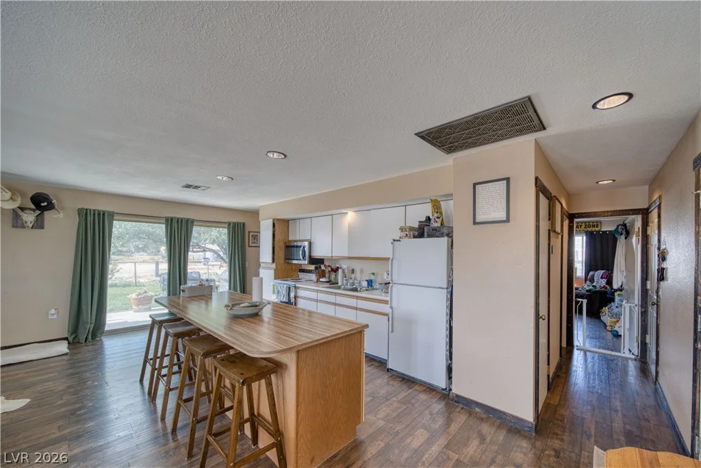 1641 Hickory, Pahrump, NV 89048
