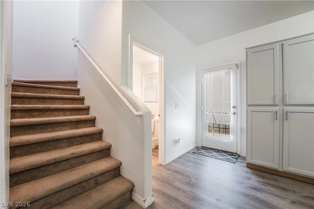 1228 Oak Village, Las Vegas, NV 89183
