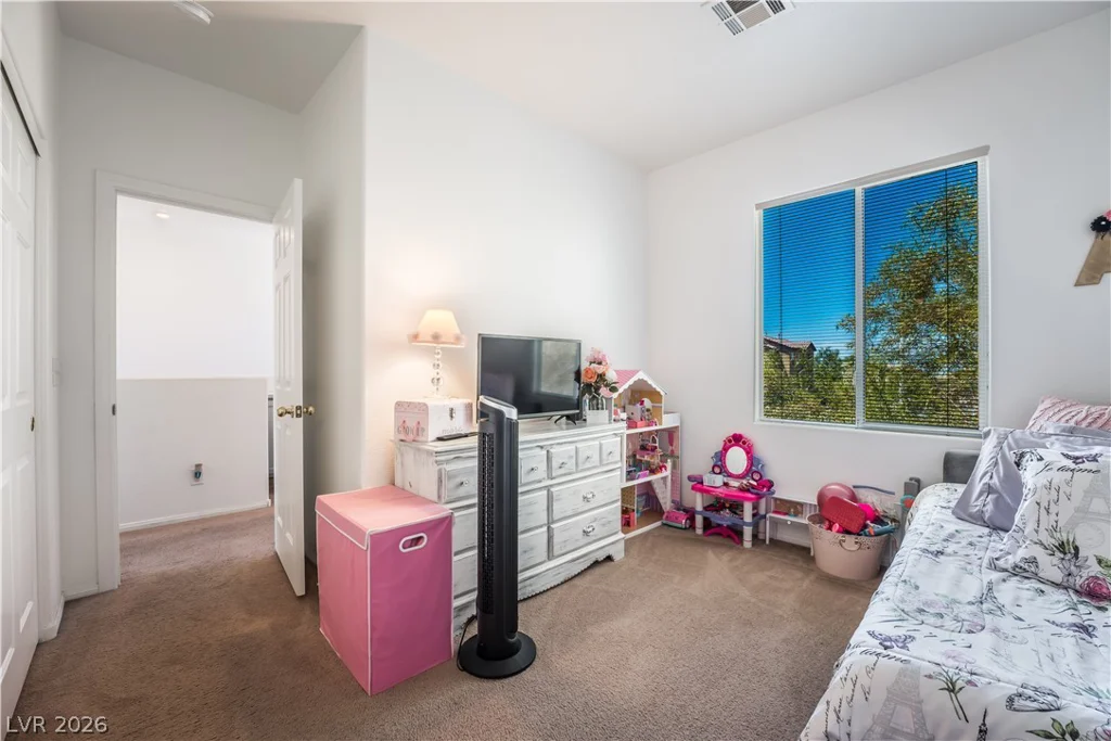 1228 Oak Village, Las Vegas, NV 89183